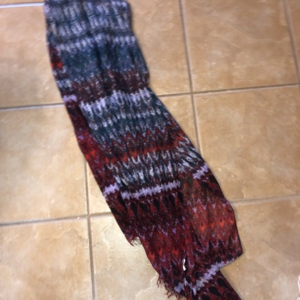 Colorful Scarf - Excellent Condition - Picture 4 of 5
